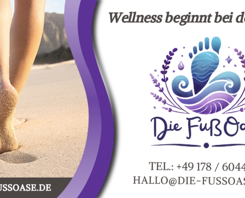 Außenwerbung für Die FußOase – gestaltet und produziert von Rabbit and Wolf Bauzaunbanner für Die FußOase mit Wellnessmotiv, Logo und dem Slogan „Wellness beginnt bei den Füßen“